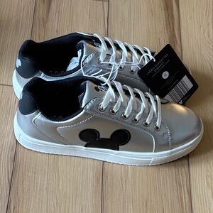 NWT Disney Mickey Mouse Women’s Silver Sneakers